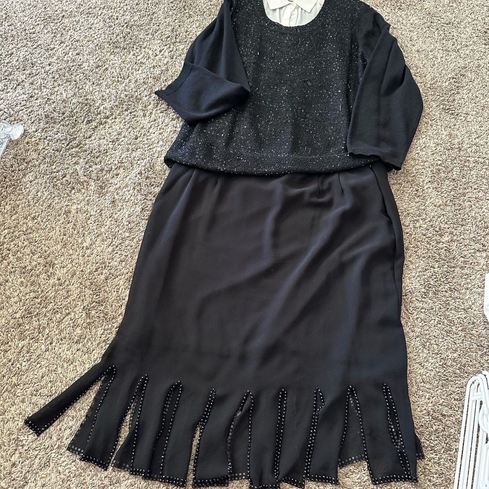 Womens Holiday XL sequined skirt and sweater